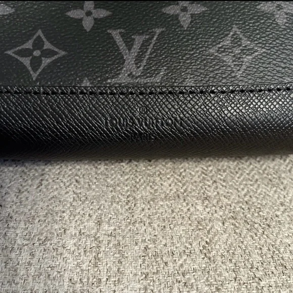 Authentic Louis Vuitton Duo Sling Bag Taigarama Black Monogram - Picture 3 of 11